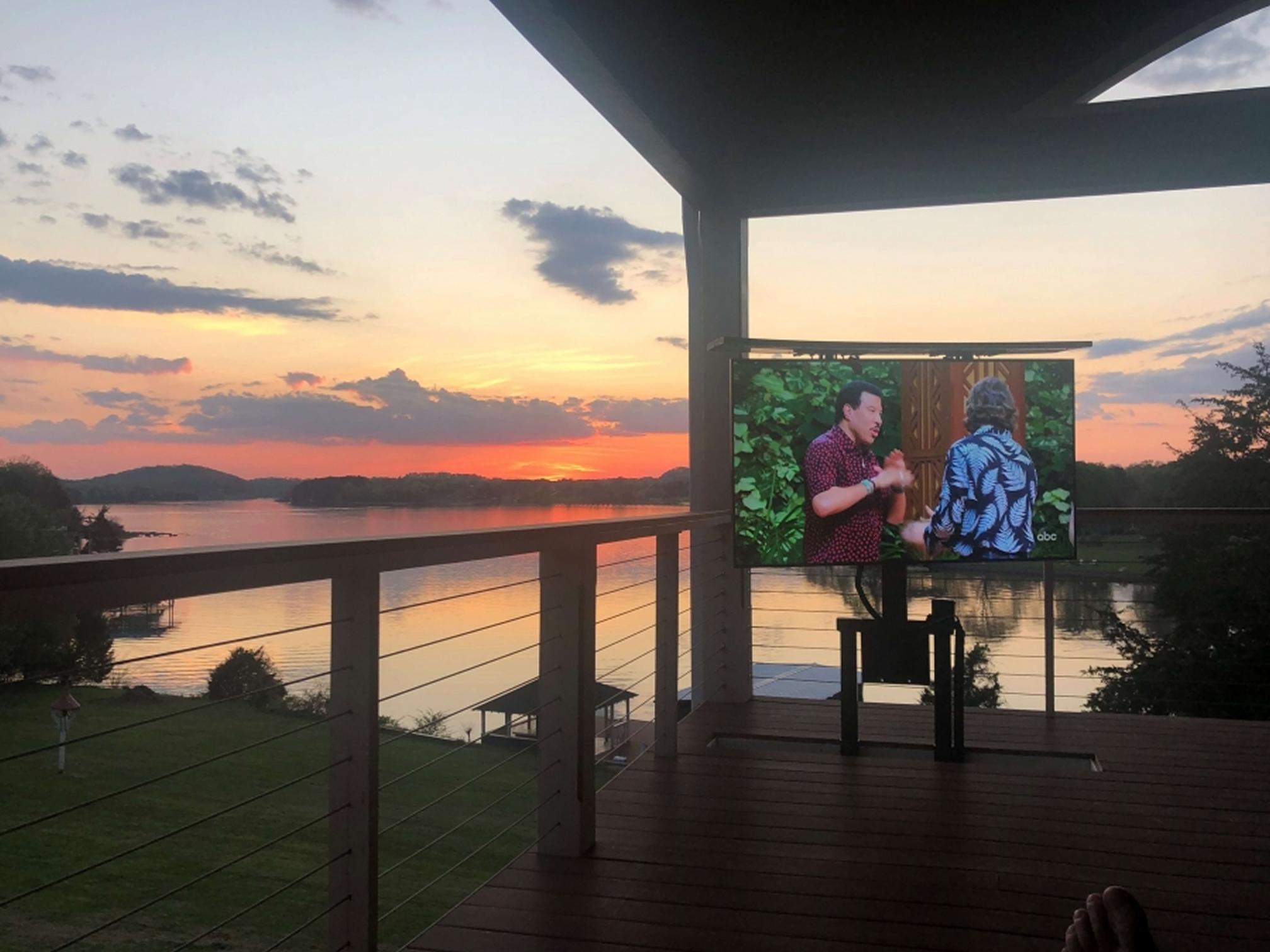 Retractable Outdoor TV Lift for Decks and Patios